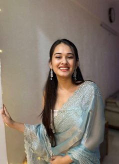 Deepika Vip Escort Service - puta in Hyderabad Photo 1 of 1