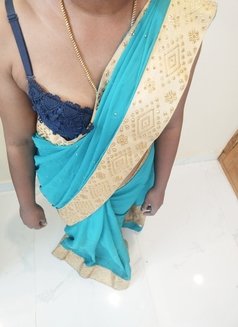 Deepika1314 tamil girl cam and realmeet - Intérprete de adultos in Chennai Photo 5 of 5