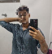 Deepp - Male companion in Surat