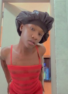 Deepqueen - Transsexual escort in Nairobi Photo 3 of 5