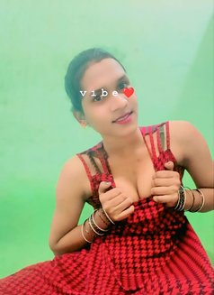Deepthi - Acompañantes transexual in Hyderabad Photo 3 of 4