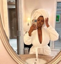 Deepthroat Stronggirl Lucy - escort in Dubai