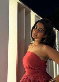 Deepti - puta in Hyderabad Photo 3 of 3