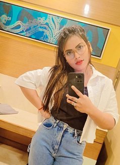 Deepti Trustable And Genuine - puta in Gurgaon Photo 2 of 7