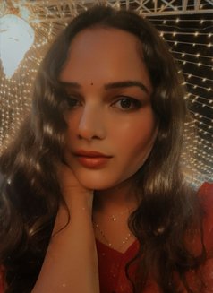 Deepu - Transsexual escort in Hyderabad Photo 4 of 5