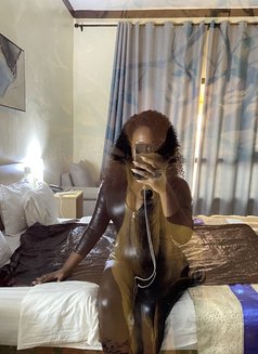 Déesse Khee, Dominatrice Abidjan BDSM - Dominadora in Abidjan Photo 3 of 10