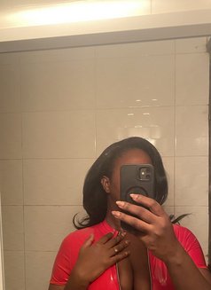 Déesse Khee, Dominatrice Abidjan BDSM - Dominadora in Abidjan Photo 5 of 10