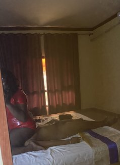 Déesse Khee, Dominatrice Abidjan BDSM - Dominadora in Abidjan Photo 7 of 10