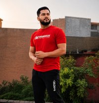 Defaulter9 - Acompañantes masculino in New Delhi