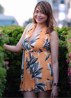 Dehlz - puta in Dubai Photo 4 of 5