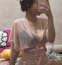 Deja - puta in Milan