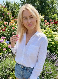 Deka - puta in Hong Kong Photo 2 of 7