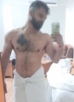 Delhi Male Escort | Couple fun friendly - Acompañantes masculino in New Delhi Photo 11 of 14