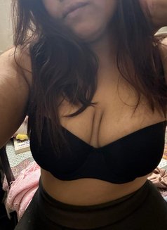 Delhi - escort in New Delhi Photo 2 of 6