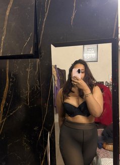 Delhi - escort in New Delhi Photo 3 of 6