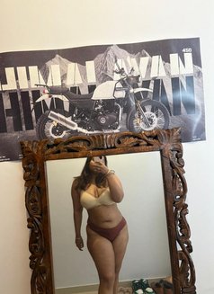 Delhi - escort in New Delhi Photo 5 of 6