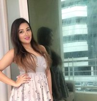 93118O7877.Female Model Independent Girl - puta in Ghaziabad