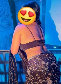 MILKY BOOBS CAM/MEET SAREE GIRL - escort in New Delhi Photo 5 of 15