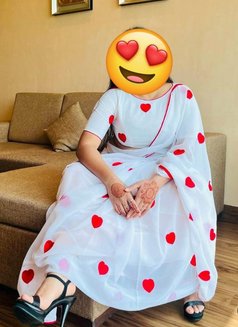 MILKY BOOBS CAM/MEET SAREE GIRL - escort in New Delhi Photo 10 of 15