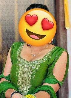 CAM/MEET PUNJABI BHABHII - escort in New Delhi Photo 6 of 16