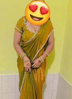 CAM/MEET PUNJABI BHABHII - escort in New Delhi Photo 8 of 16