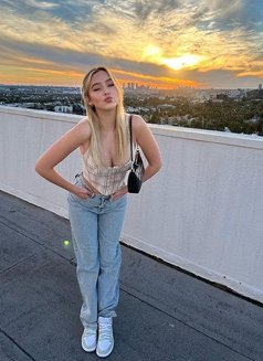 Delhi Escorts Luxury Hotel - escort in New Delhi Photo 1 of 2