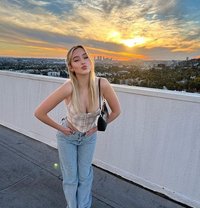 Delhi Escorts Luxury Hotel - escort in New Delhi Photo 1 of 2