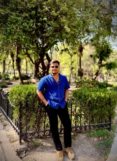 Delhi ka desi ghoda - Male escort in New Delhi Photo 6 of 6