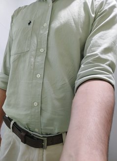 Delhi Massager for females & couple - Acompañantes masculino in New Delhi Photo 3 of 4