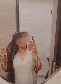 milf vanya cam with meet - puta in New Delhi Photo 10 of 24