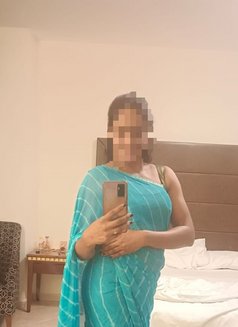 Pinky (Last Week) - escort in Dubai Photo 5 of 7