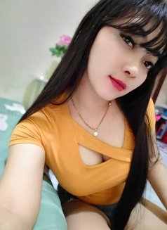 Delisa - companion in Jakarta Photo 1 of 4