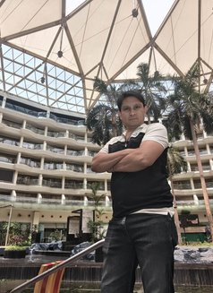 Black Horse in Mumbai - Acompañantes masculino in Mumbai Photo 5 of 8