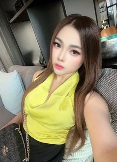 Della Anjelin - escort in Singapore Photo 2 of 10
