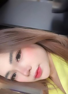 Della Anjelin - escort in Singapore Photo 6 of 10