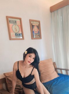 Della - puta in Bali Photo 8 of 26