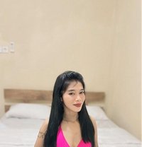 Della - escort in Bali