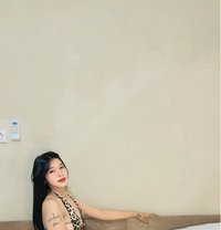 Della - escort in Bali