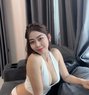 Della - puta in Bali Photo 1 of 4