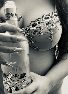 Delnaz - escort in Muscat Photo 6 of 7
