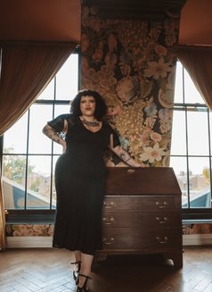 Delphine Dubois - escort in London Photo 8 of 10