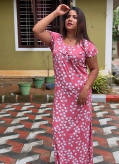 Deluxe Escorts - escort in Chennai Photo 1 of 3