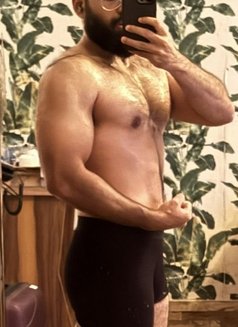 Dem706 - Male escort in Kolkata Photo 2 of 4