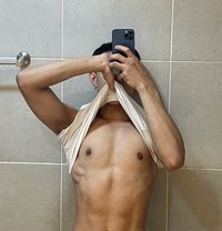 DemiVersaTop - Male escort in Manila