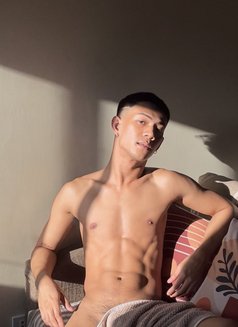 DemiVersaTop - Male escort in Makati City Photo 1 of 13