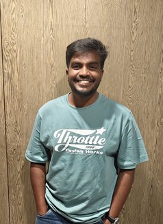 New Guy - Call me Sandy - Male escort in Hyderabad Photo 2 of 2