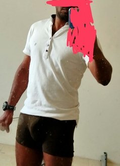 Demy - Male escort in Colombo Photo 16 of 20