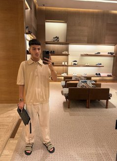 Denero - Male escort in Dubai Photo 1 of 3