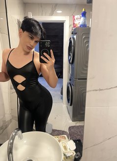 Deni̇z - Male escort in İstanbul Photo 3 of 9