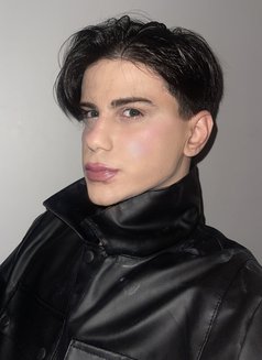 Deni̇z - Male escort in İstanbul Photo 10 of 11